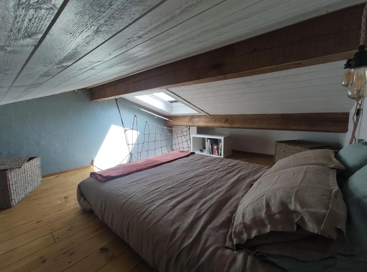 Holiday home Gite Atypique Avec Piscine Couverte En Ete Saint-Apollinaire-de-Rias